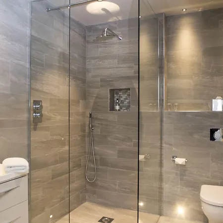 Roundthorn & Luxury 5*