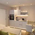 Roundthorn & Luxury 5* פנרית'