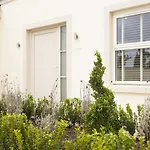 Roundthorn & Luxury מלון 5*