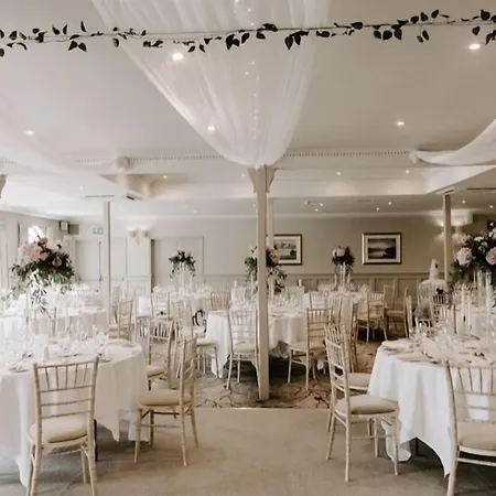 Hotell Roundthorn & Luxury