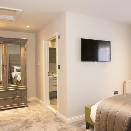 Roundthorn & Luxury