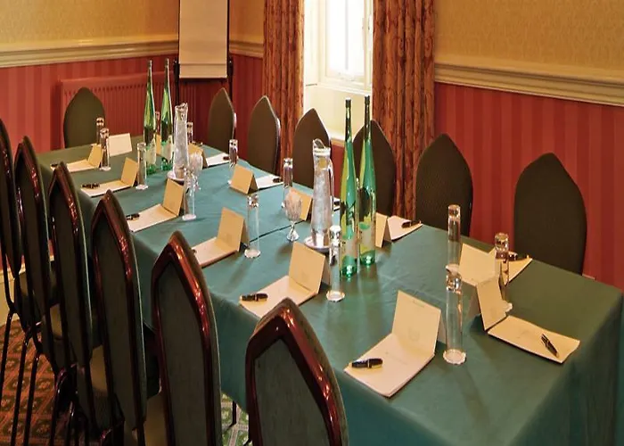 Otel Roundthorn & Luxury