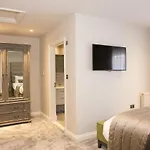 Roundthorn & Luxury