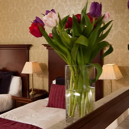 Roundthorn & Luxury 펜리스