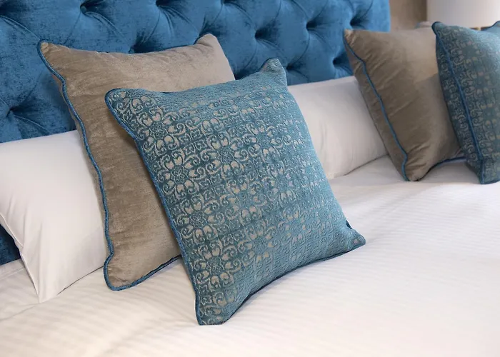 Roundthorn & Luxury 5*